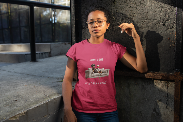 Doxie Moms Don't Give A Shizzz T-Shirt