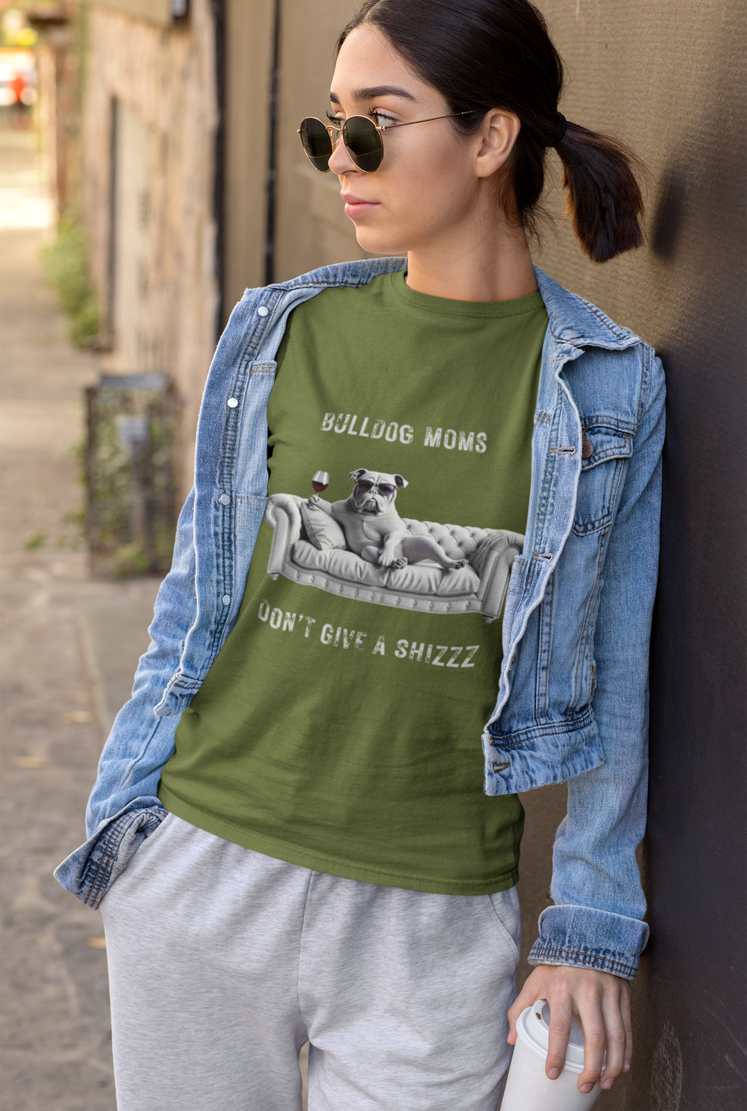 Bulldog Moms Don't Give A Shizzz T-Shirt